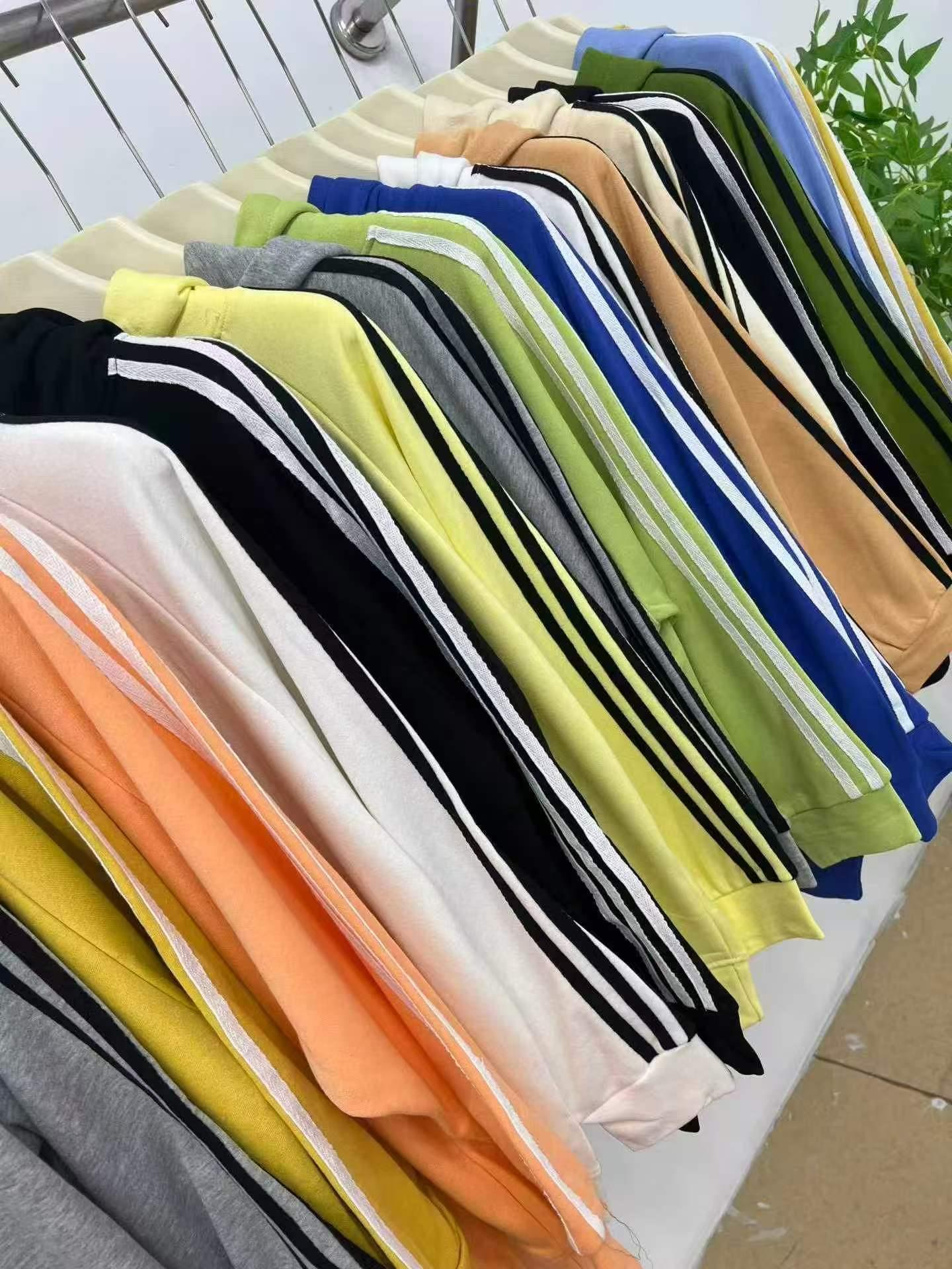 Women’s Oversized Striped Sleeve Graphic Hoodie