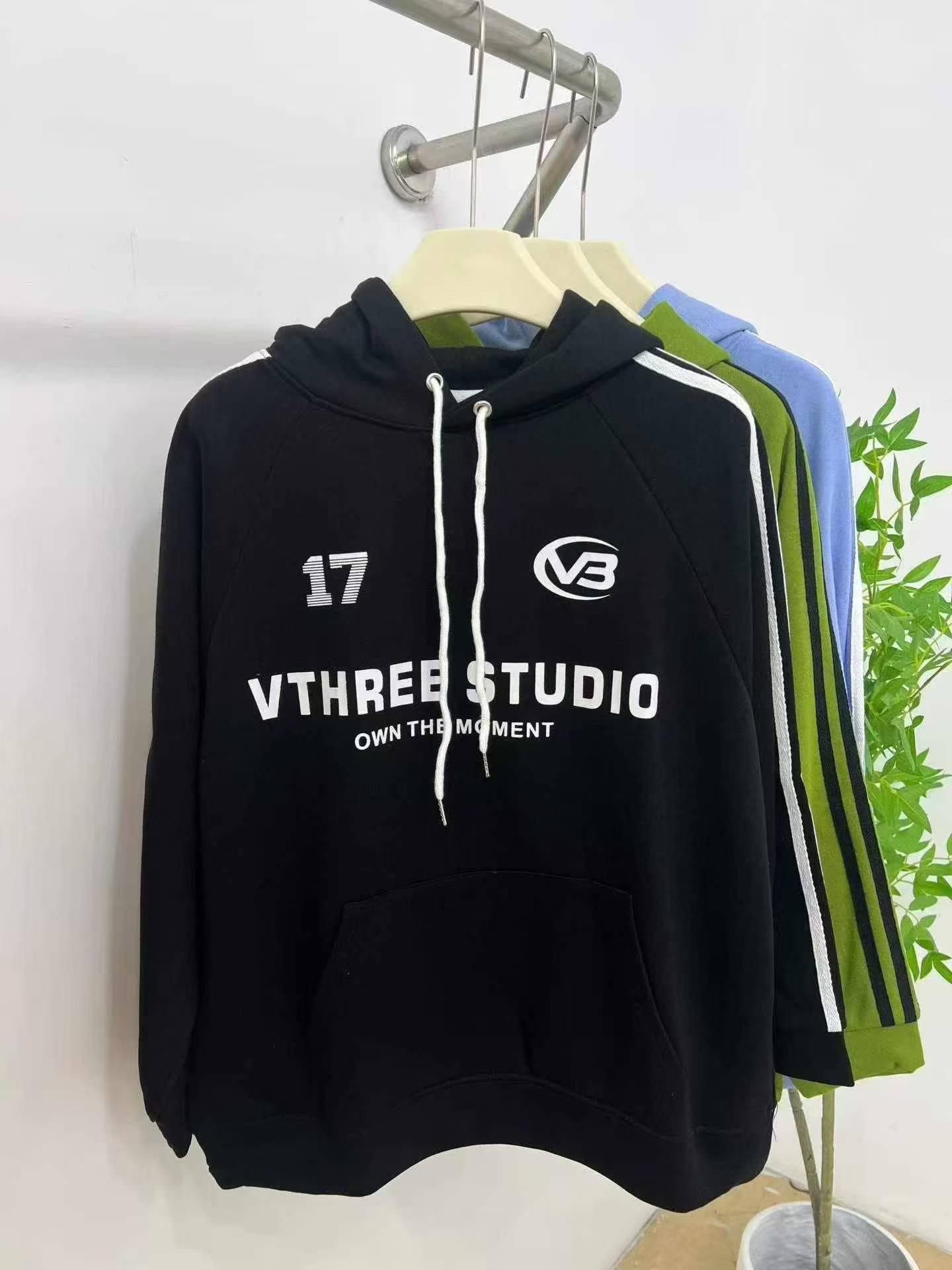 Women’s Oversized Striped Sleeve Graphic Hoodie - Image 5
